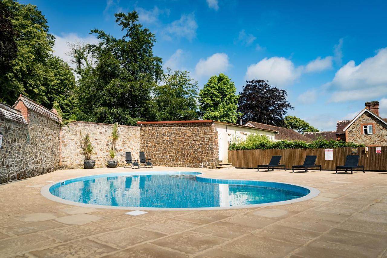 The Mole Resort - Hotel Rooms Umberleigh Экстерьер фото